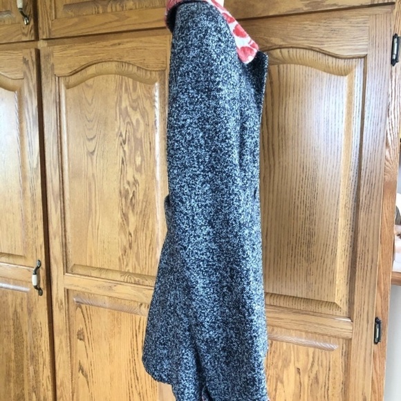 Agnes B. Paris Women’s Wool Blend Tweed Coat With Floral Accent  Cuffs Size 38 - Picture 3 of 10